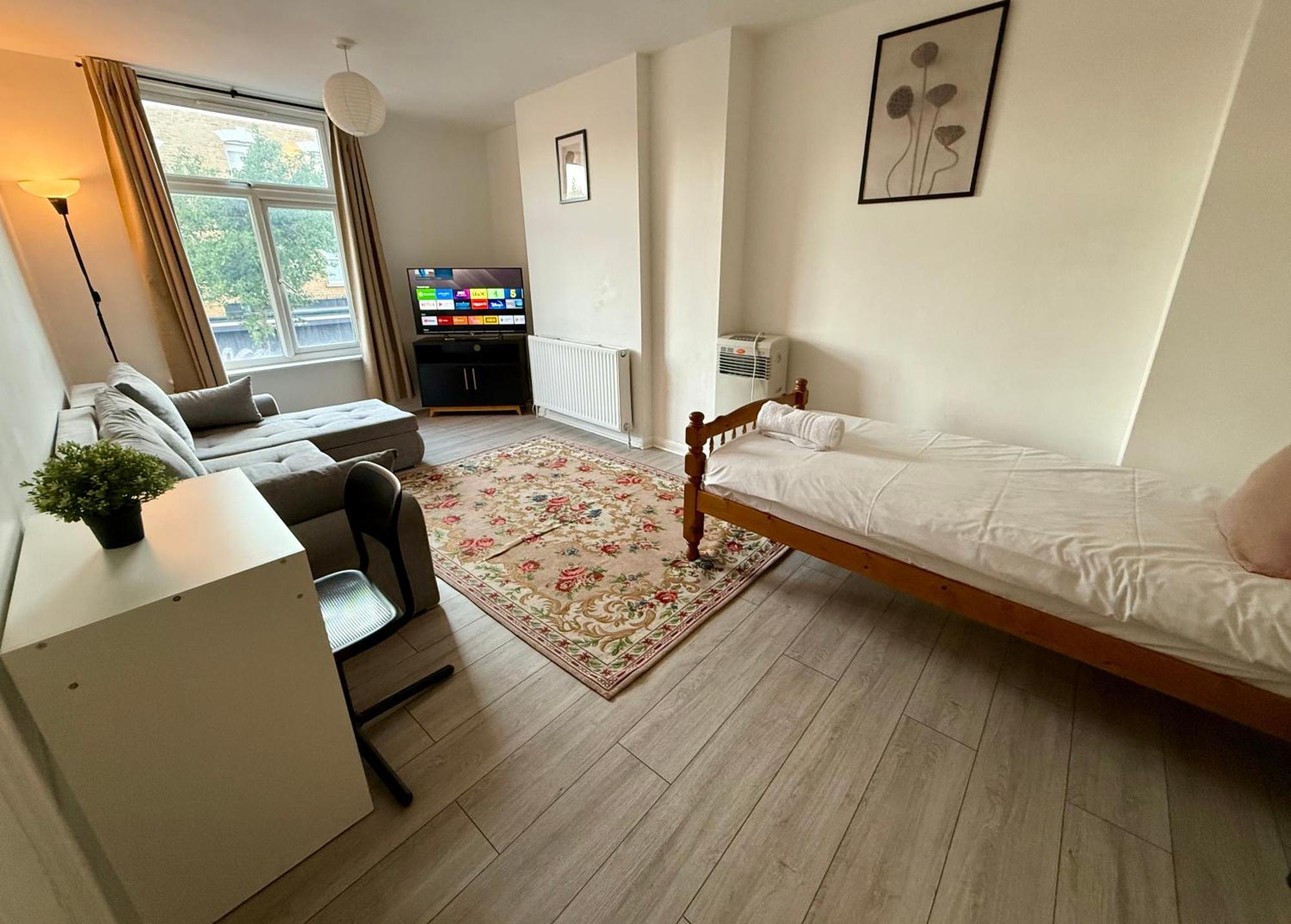 Enormous Family Flat Londra